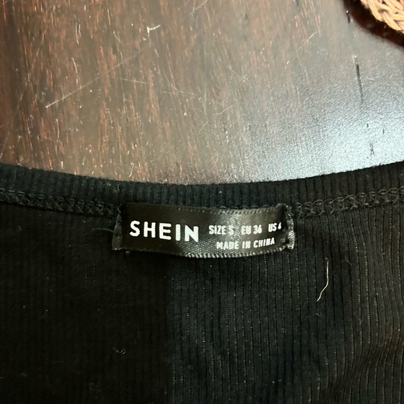 Cross-Front Ribbed Crop Top - Picture 5 of 5